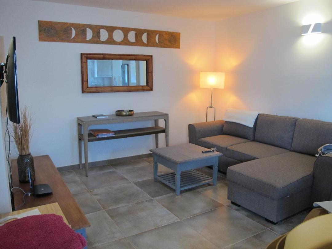 Bungalow Goa Pool View, Playa Roca Residence Sea Front Access - Free Ac - Wifi コスタ・テギセ エクステリア 写真