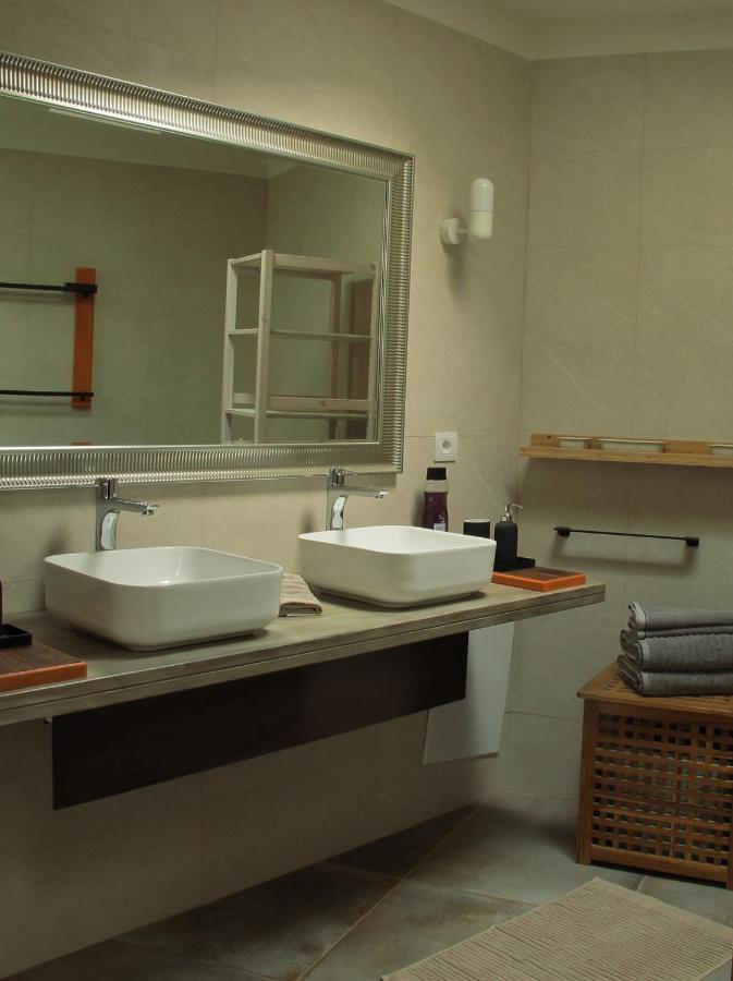 Bungalow Goa Pool View, Playa Roca Residence Sea Front Access - Free Ac - Wifi コスタ・テギセ エクステリア 写真