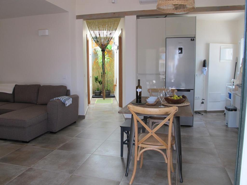 Bungalow Goa Pool View, Playa Roca Residence Sea Front Access - Free Ac - Wifi コスタ・テギセ エクステリア 写真