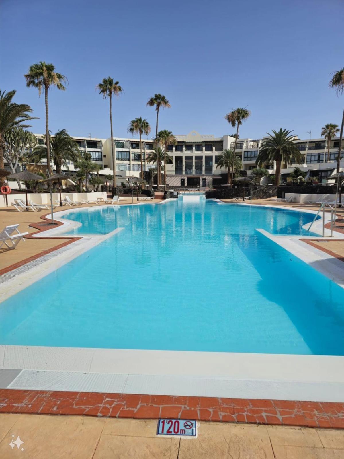 Bungalow Goa Pool View, Playa Roca Residence Sea Front Access - Free Ac - Wifi コスタ・テギセ エクステリア 写真